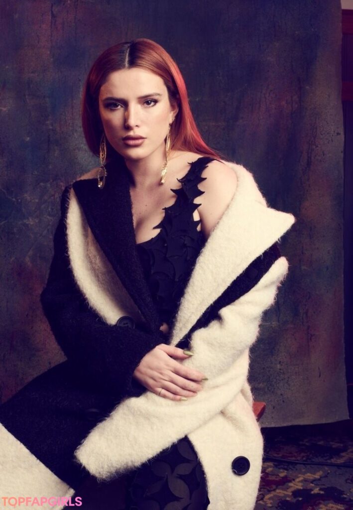 Bella Thorne en una sesión exclusiva de OnlyFans