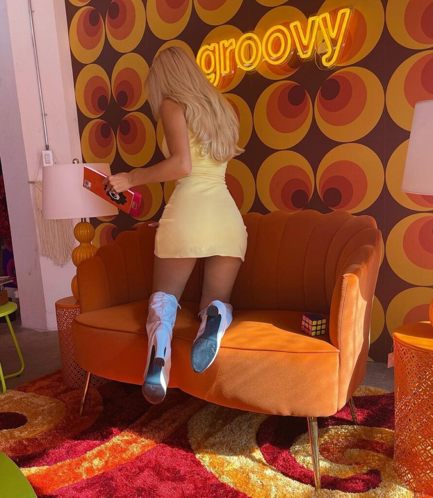 Sophie Saint, cantante, y súper modelo de OnlyFans, posa hot a la cámara