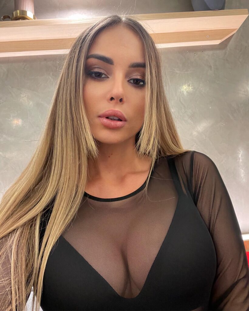 Ivanka Peach muestra su cuerpo curvilíneo y enciende a sus seguidores de Instagram y OnlyFans