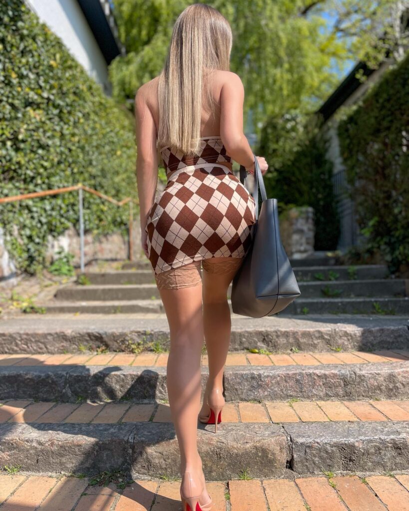 Ivanka Peach muestra su cuerpo curvilíneo y enciende a sus seguidores de Instagram y OnlyFans