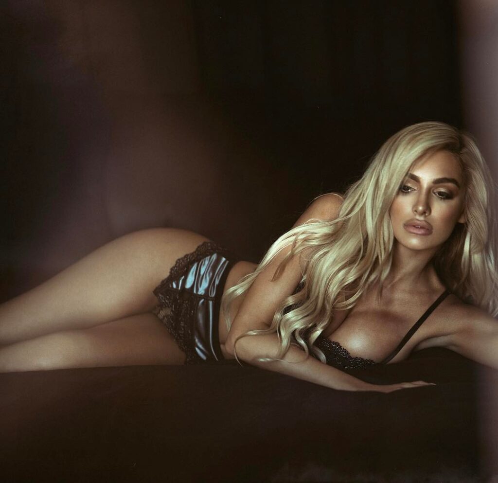 Lyna Pérez cautivadora en modelo estadounidense