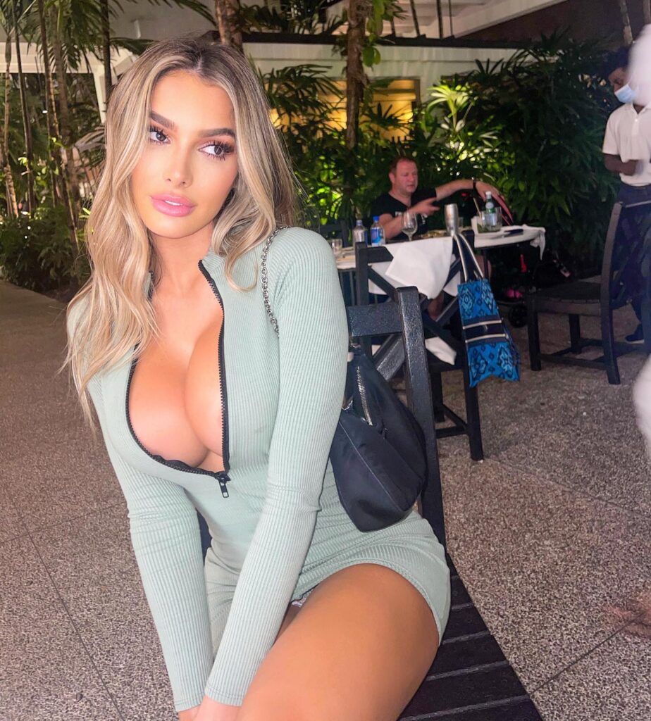 Lyna Pérez cautivadora en modelo estadounidense