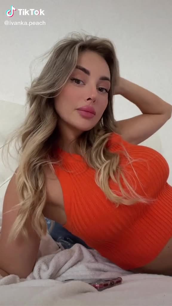 Ivanka Peach muestra su cuerpo curvilíneo y enciende a sus seguidores de Instagram y OnlyFans