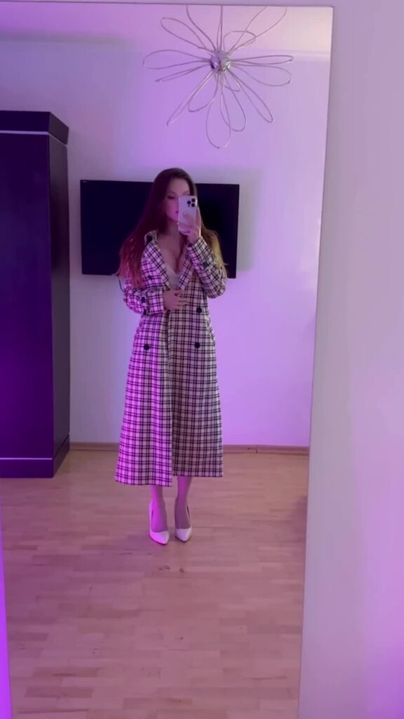 Video de Tasya Mikhailova con look erótico en Fansly